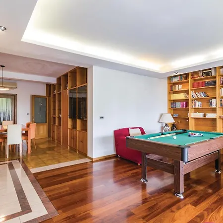 Beautiful In With Sauna بولا