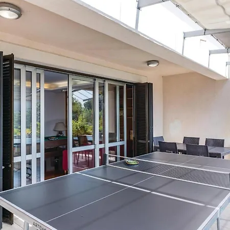 Lovely Home In Pula With Kitchen
