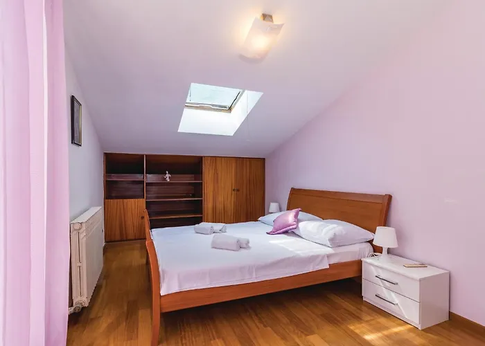 Feriehus Beautiful In With Sauna Pula