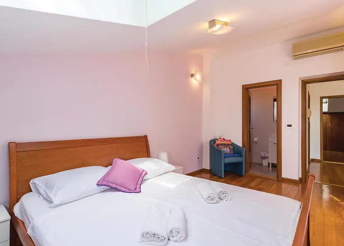 Feriehus Beautiful In With Sauna