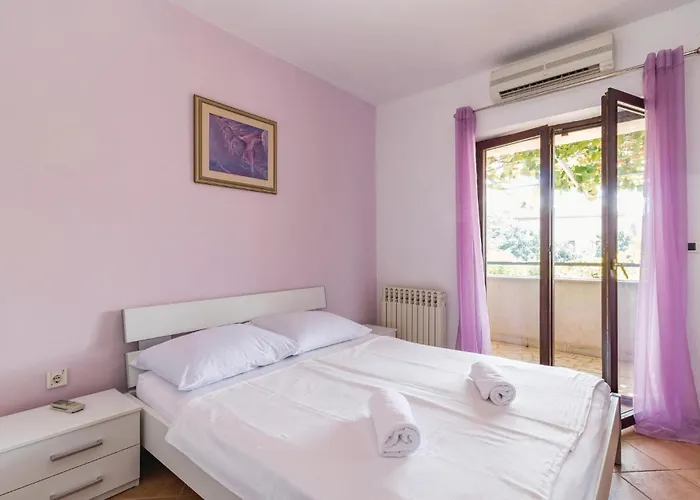 Beautiful In With Sauna Pula