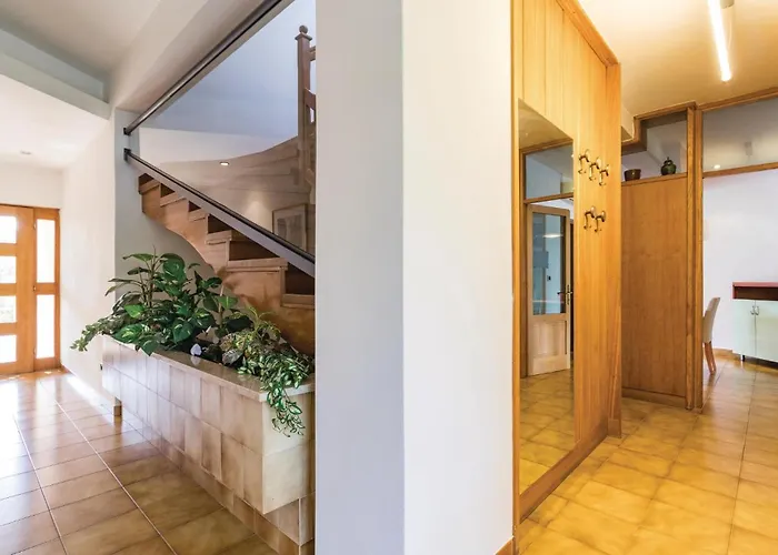 Feriehus Beautiful In With Sauna Pula