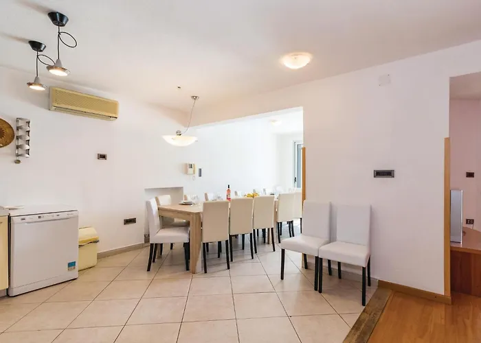 Feriehus Beautiful In With Sauna