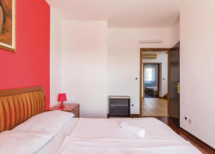 Feriehus Beautiful In With Sauna *