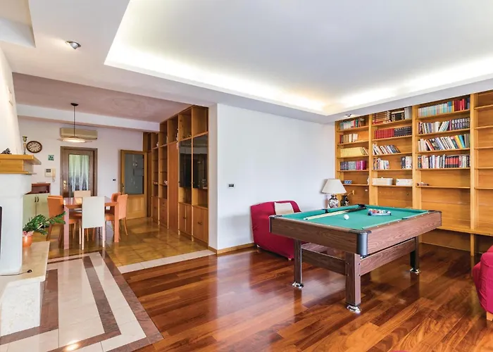 Beautiful In With Sauna Pula