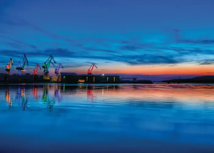 Vikendica Beautiful Home In Pula With Sauna *