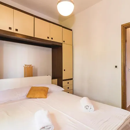 Stunning Home In Pula With Sauna