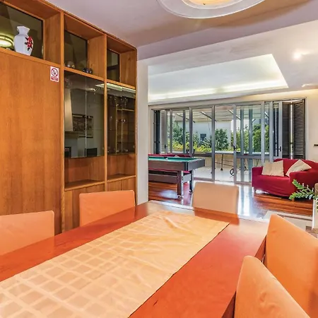Lovely In With Kitchen