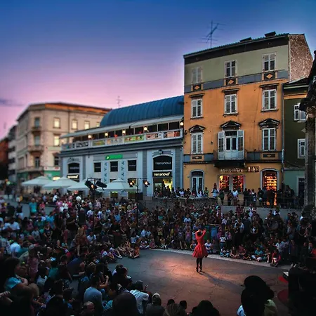 Beautiful In With Sauna Pula