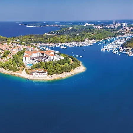 Stunning Home In Pula With Sauna *