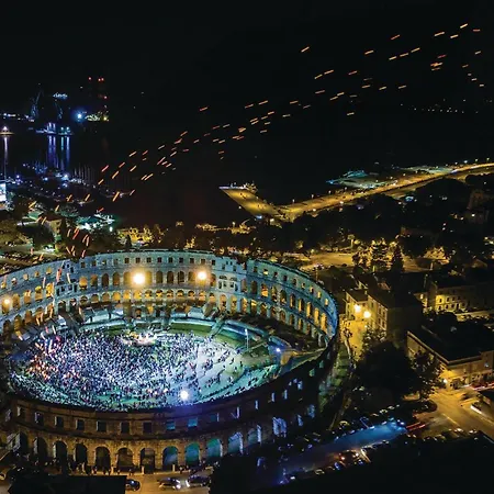 Beautiful In With Sauna Pula